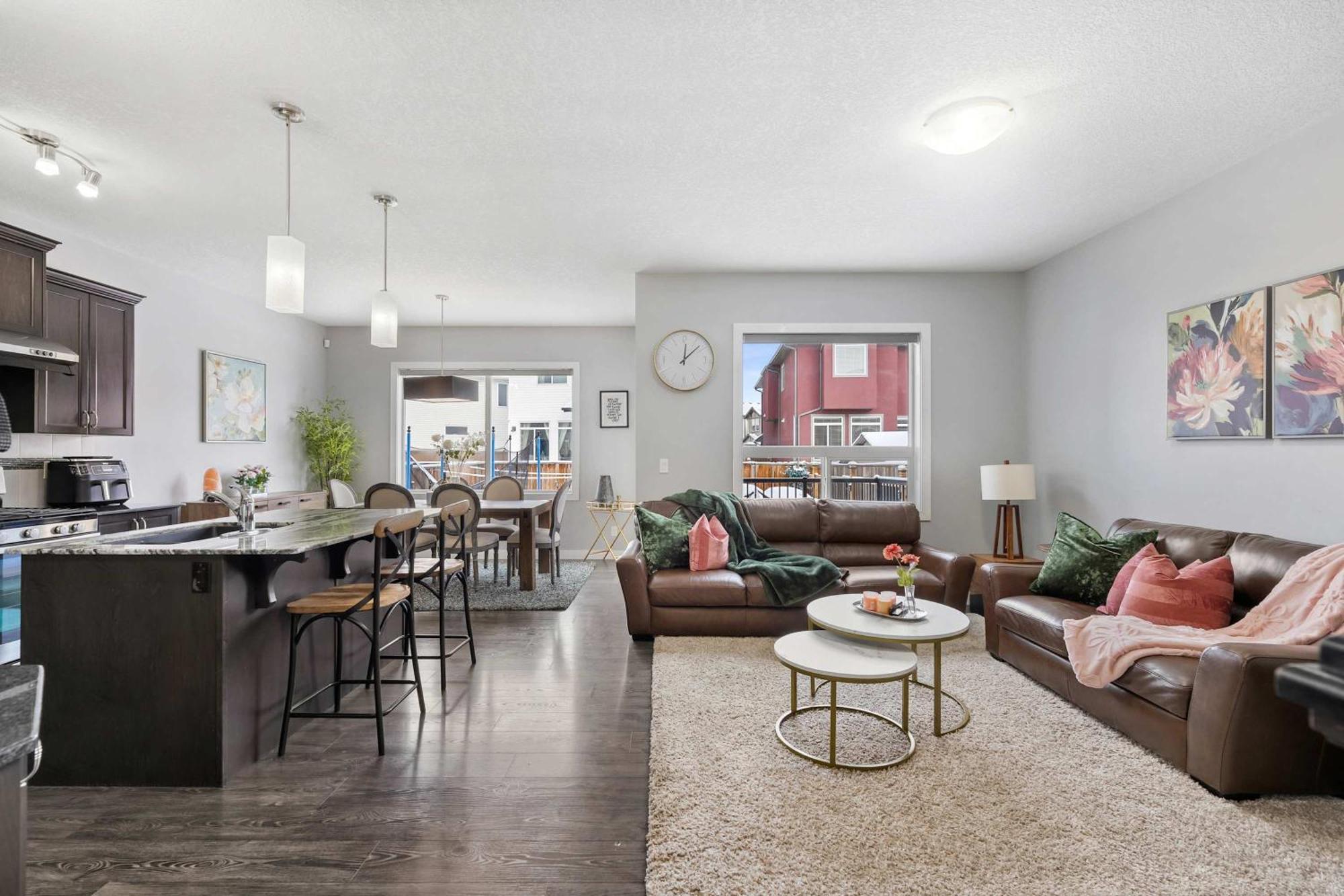 New! Large Family 4br W Kid's Play Den - Free Banff Pass, Netflix, Wine & More! Calgary