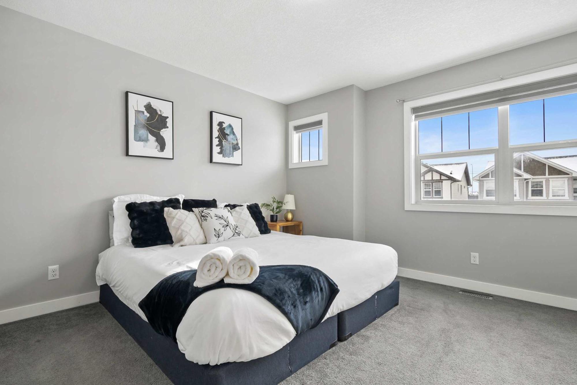 New! Large Family 4br W Kid's Play Den - Free Banff Pass, Netflix, Wine & More! Holiday home *