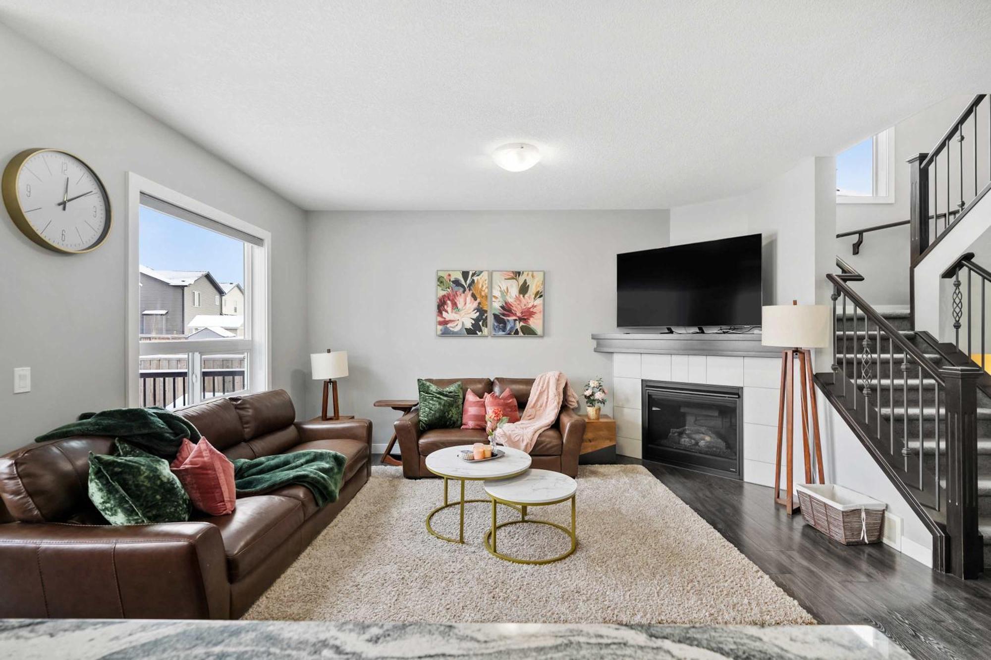 New! Large Family 4br W Kid's Play Den - Free Banff Pass, Netflix, Wine & More! * Calgary